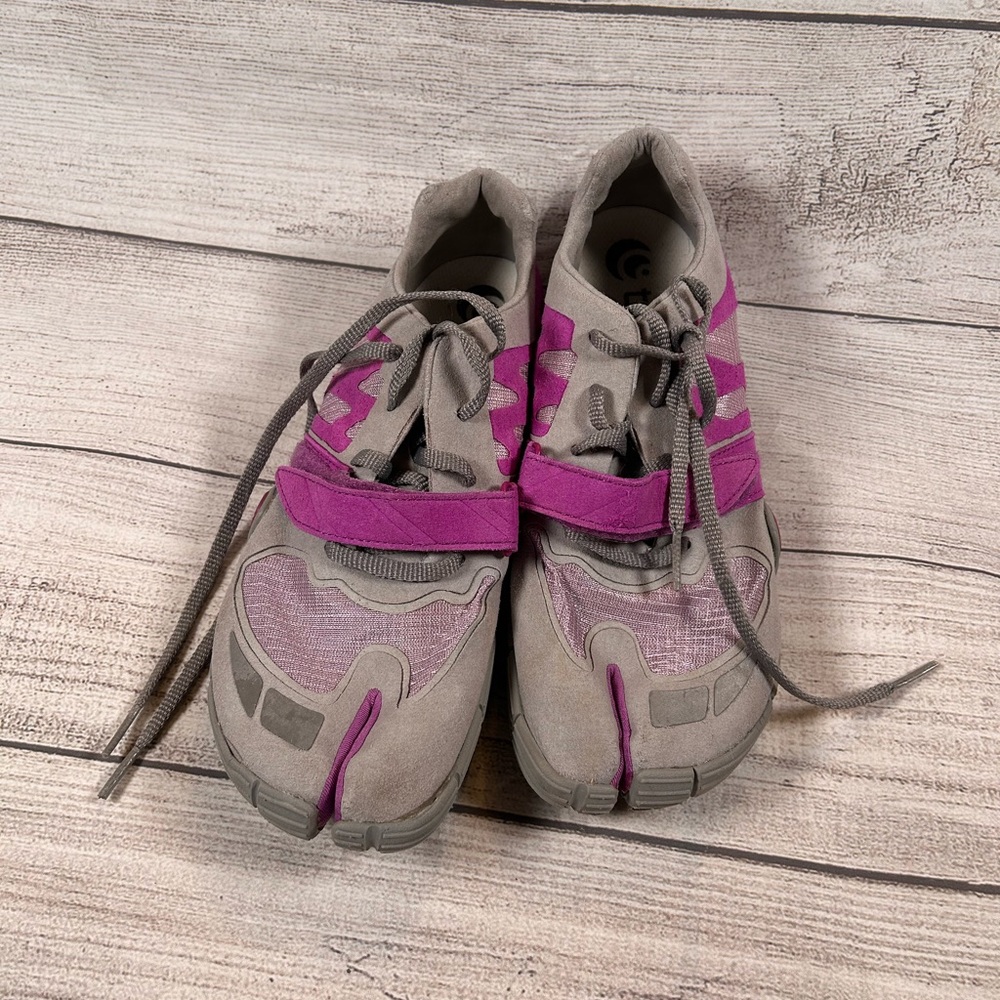 Women's Athletic Shoes in Gray and Pink